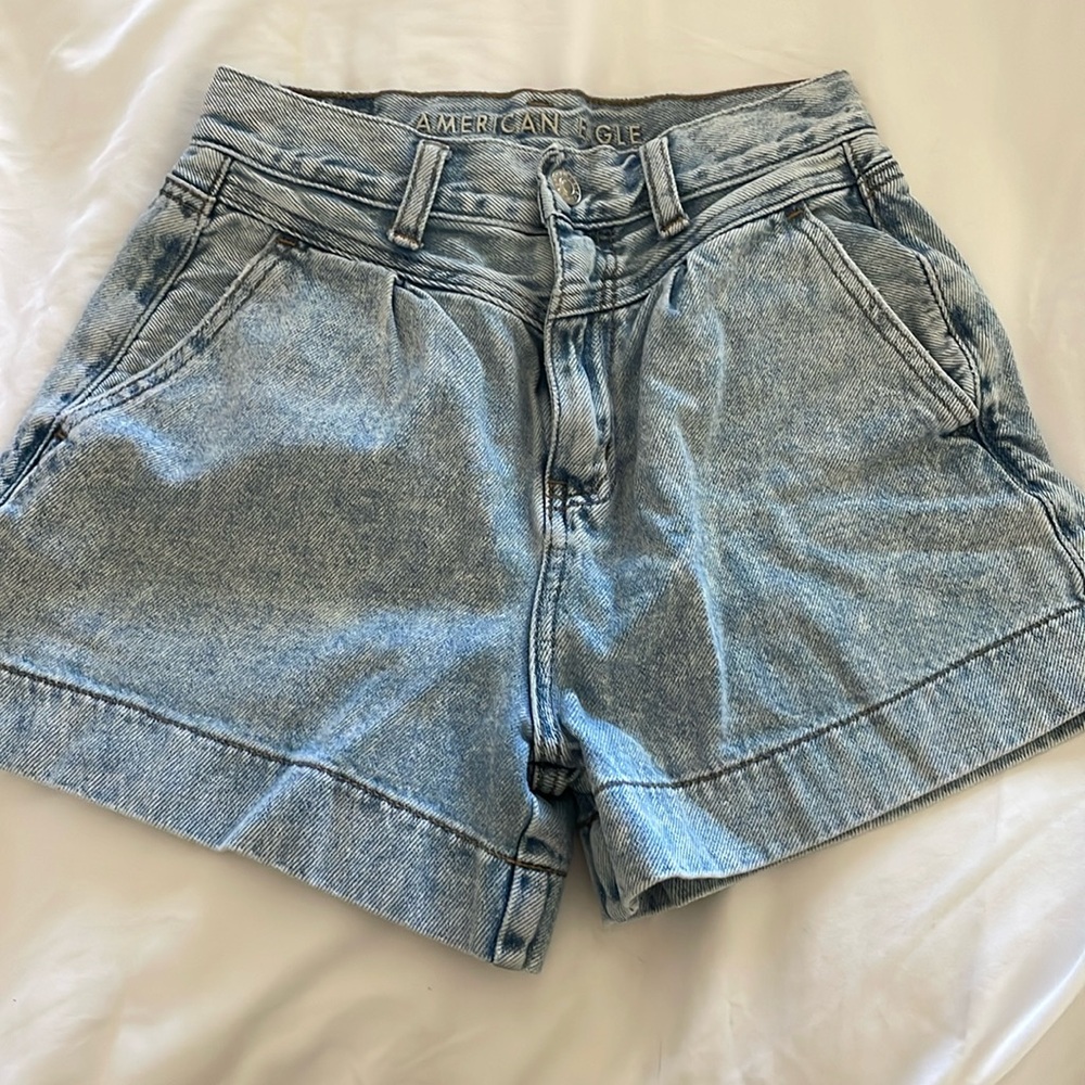 American Eagle Vintage High Rise Mom Short 00